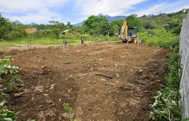 Imagem: O terreno possui 220m² de Área e está localizado em Santa