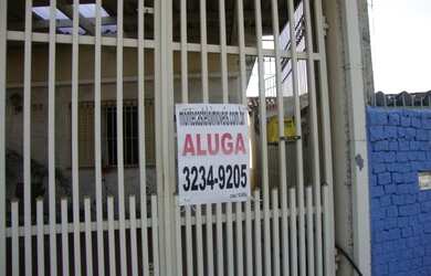 Imagem: A casa possui 1 Dormitório, 1 Banheiro, 1 Vaga na garagem