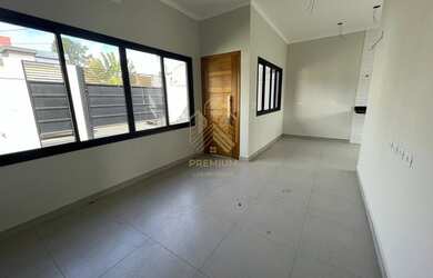 Imagem: A casa possui 2 Dormitórios, 3 Banheiros, 2 Vagas na garagem