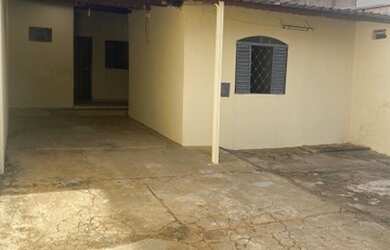 Imagem 1: Aluga-se casa na M Norte. 3 Vagas na garageme4 Dormitórios