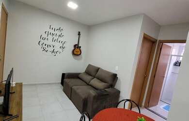 Imagem: O apartamento possui 2 Dormitórios, 1 Banheiro, 1 Vaga na garagem