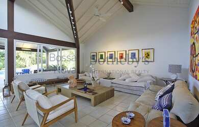 Imagem 6: Casa contemporânea no meio de reserva ecológica