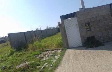 Imagem 4: Terreno na praia. 