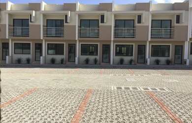 Imagem: A casa em condomínio à venda possui 2 Dormitórios, 3 Banheiros