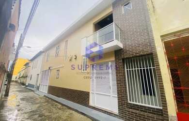 Imagem: A casa possui 3 Dormitórios, 4 Banheiros, 1 Vaga na garagem