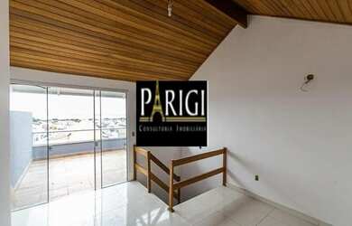 Imagem: A casa possui 3 Dormitórios, 4 Banheiros, 2 Vagas na garagem