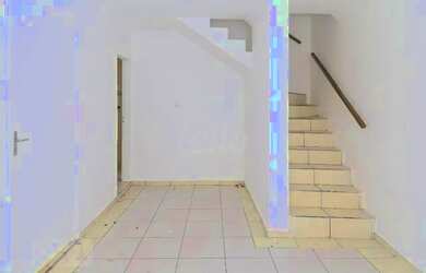 Imagem: A casa possui 2 Dormitórios, 2 Banheiros, 1 Vaga na garagem