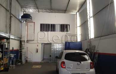 Imagem: O depósito possui 5 Vagas na garagem e 225m² de Área e está