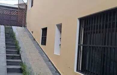 Imagem: A casa possui 5 Dormitórios, 5 Banheiros, 350m² de Área e