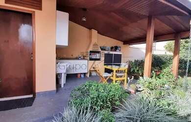 Imagem: A casa em condomínio possui 3 Dormitórios, 5 Banheiros, 4