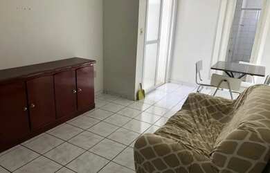 Imagem: O apartamento possui 1 Dormitório, 1 Banheiro, 1 Vaga na garagem