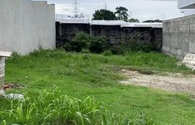 Imagem: O terreno possui 275m² de Área e está localizado em Parque