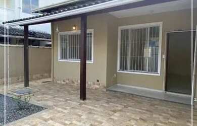 Imagem: A casa possui 2 Dormitórios, 2 Banheiros, 1 Vaga na garagem