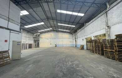 Imagem 4: Galpão para aluguel possui 485 metros quadrados vão livre 2 banheiros...