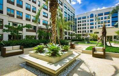 Imagem: O depósito possui 1 Vaga na garagem, 32m² de Área e está