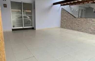 Imagem: A casa em condomínio possui 2 Dormitórios, 2 Banheiros, 2