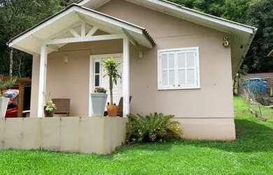 Imagem 1: Casa com piscina e pátio fechado, localizado no bairro Linha Bonita em Gramado/RS