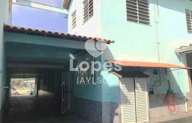 Imagem: A casa possui 5 Dormitórios, 5 Banheiros, 5 Vagas na garagem