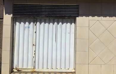 Imagem: A casa possui 2 Dormitórios, 1 Banheiro, 2 Vagas na garagem