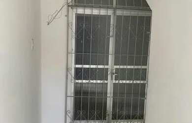 Imagem: A casa possui 2 Dormitórios, 1 Banheiro e está localizado