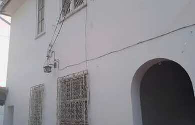 Imagem: A casa possui 5 Dormitórios, 2 Banheiros, 5 Vagas na garagem