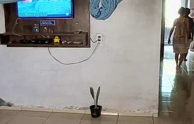 Imagem: A casa possui 3 Dormitórios, 1 Banheiro, 1 Vaga na garagem