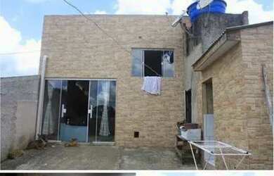 Imagem: A casa possui 2 Dormitórios, 2 Banheiros, 2 Vagas na garagem