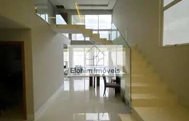 Imagem: A casa possui 3 Dormitórios, 3 Banheiros, 2 Vagas na garagem