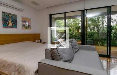 Imagem: O apartamento possui 1 Dormitório, 1 Banheiro, 1 Vaga na garagem