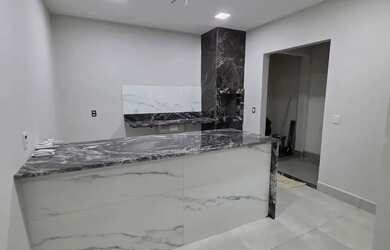 Imagem: A casa em condomínio possui 2 Dormitórios, 2 Banheiros, 2