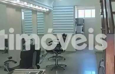 Imagem: O depósito possui 74m² de Área e está localizado em Sion