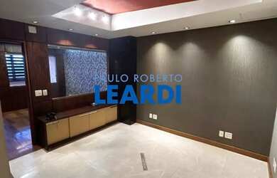 Imagem: O depósito possui 1 Vaga na garagem e 96m² de Área e está