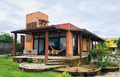 Imagem: A casa em condomínio possui 3 Dormitórios, 3 Banheiros, 5