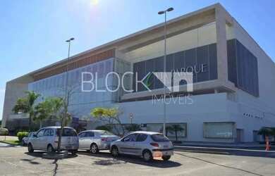 Imagem: O depósito possui 1 Vaga na garagem, 58m² de Área e está