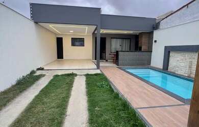 Imagem: A casa possui 2 Dormitórios, 2 Banheiros, 2 Vagas na garagem