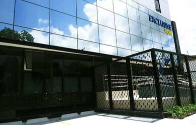 Imagem: O apartamento possui 1 Dormitório, 1 Banheiro, 1 Vaga na garagem