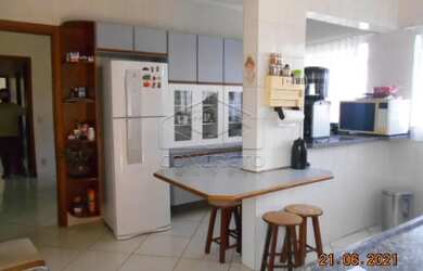 Imagem: O depósito possui 2 Vagas na garagem, 159m² de Área e está