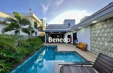 Imagem: A casa em condomínio possui 4 Dormitórios, 5 Banheiros, 4