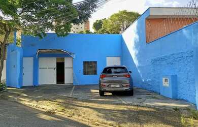 Imagem: O depósito possui 4 Vagas na garagem, 260m² de Área e está