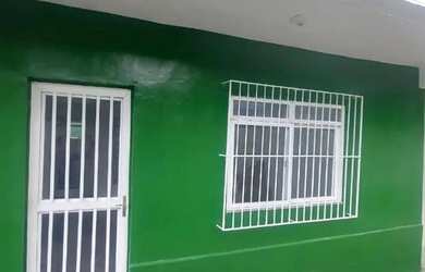 Imagem: A casa possui 2 Dormitórios, 2 Banheiros, 1 Vaga na garagem