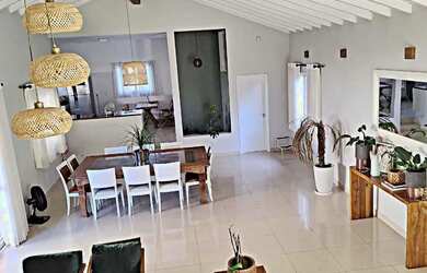 Imagem: A casa em condomínio possui 3 Dormitórios, 4 Banheiros, 2