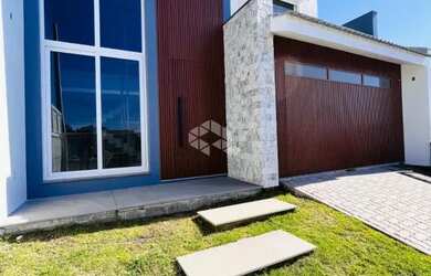 Imagem 3: Casa tipo sobrado 03 dormitórios com suite, closet e sacada no Bairro São José em Santa Ma