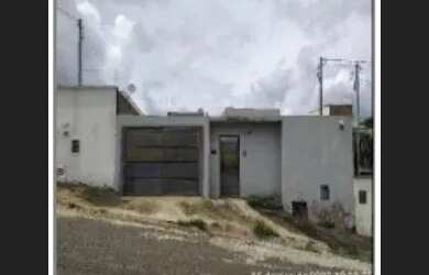 Imagem: A casa possui 1 Dormitório, 1 Banheiro, 69m² de Área e está