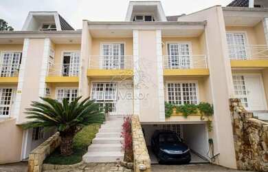 Imagem: A casa em condomínio possui 4 Dormitórios, 4 Banheiros, 3