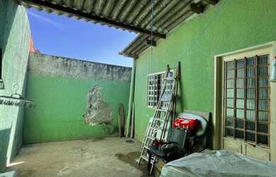 Imagem: A casa possui 2 Dormitórios, 1 Banheiro e 70m² de Área e