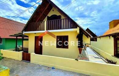 Imagem: A casa possui 2 Dormitórios, 2 Banheiros, 1 Vaga na garagem