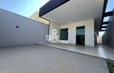 Imagem: A casa possui 3 Dormitórios, 2 Banheiros, 2 Vagas na garagem