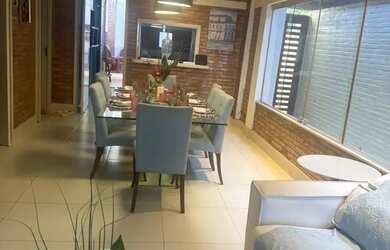 Imagem: A casa possui 4 Dormitórios, 5 Banheiros, 250m² de Área