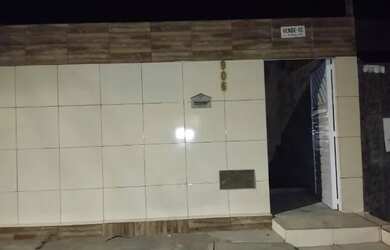 Imagem: A casa possui 2 Dormitórios, 1 Banheiro e está localizado