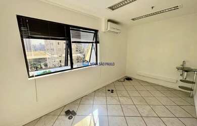 Imagem: O depósito possui 1 Vaga na garagem, 52m² de Área e está